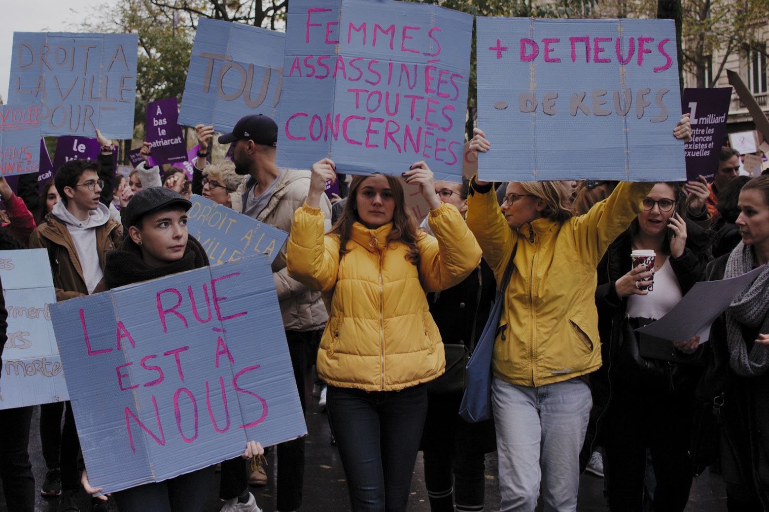 Photo : dans la manifestation parisienne contre les violences faites aux femmes, le 23 novembre.